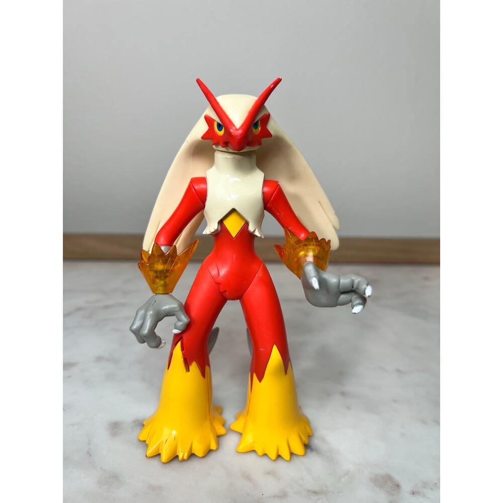 Pokemon Blaziken Lights & Sounds Action Figure Toy Jakks Pacific Not working